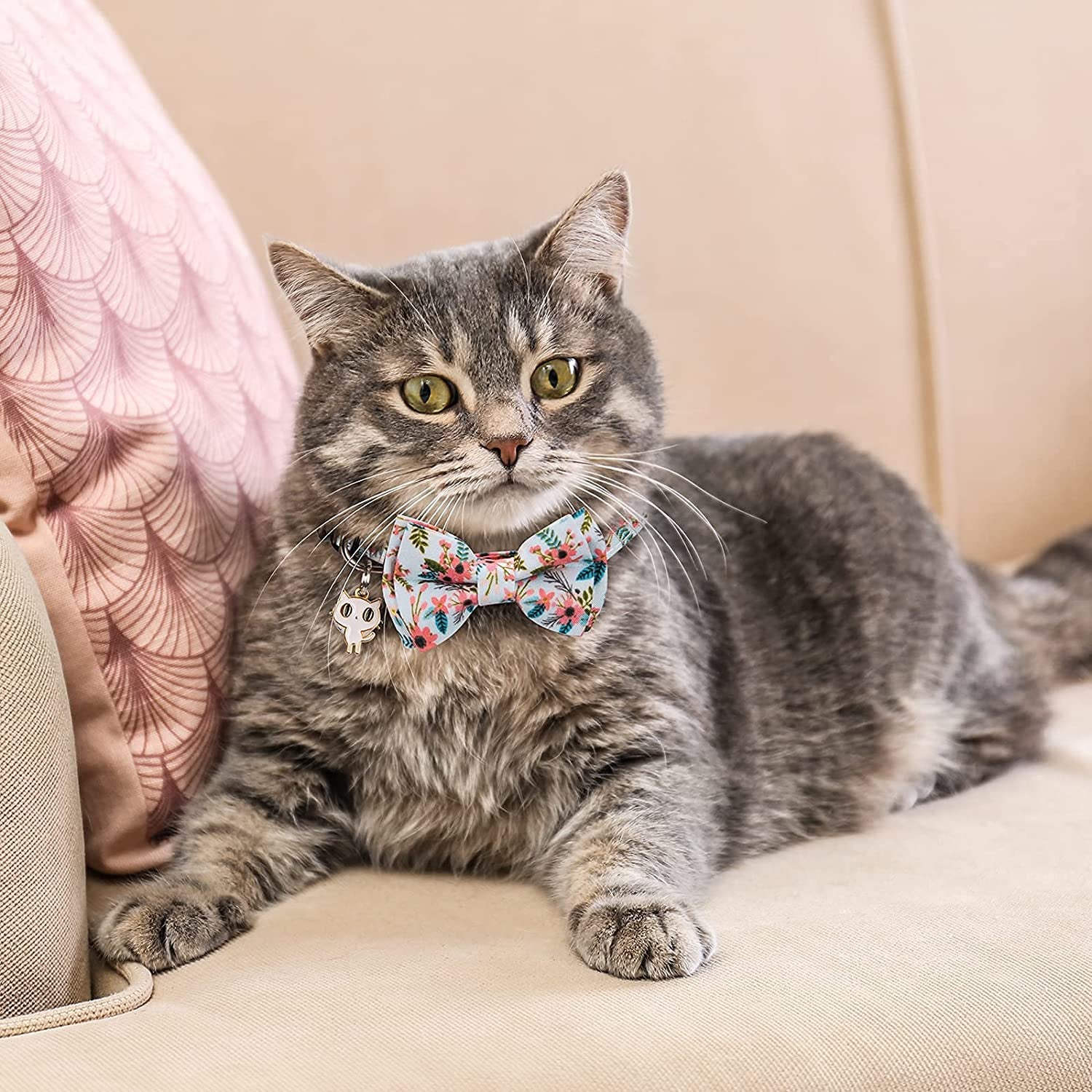 Cat Collar Bandana, Cat Collars for Girl Cats, Breakaway Cat Collar, Kitten Collar, Cat Collar with Bow Tie, Kitten Collar with Bell